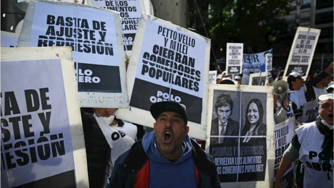 Conflito entre manifestantes e policiais em Buenos Aires