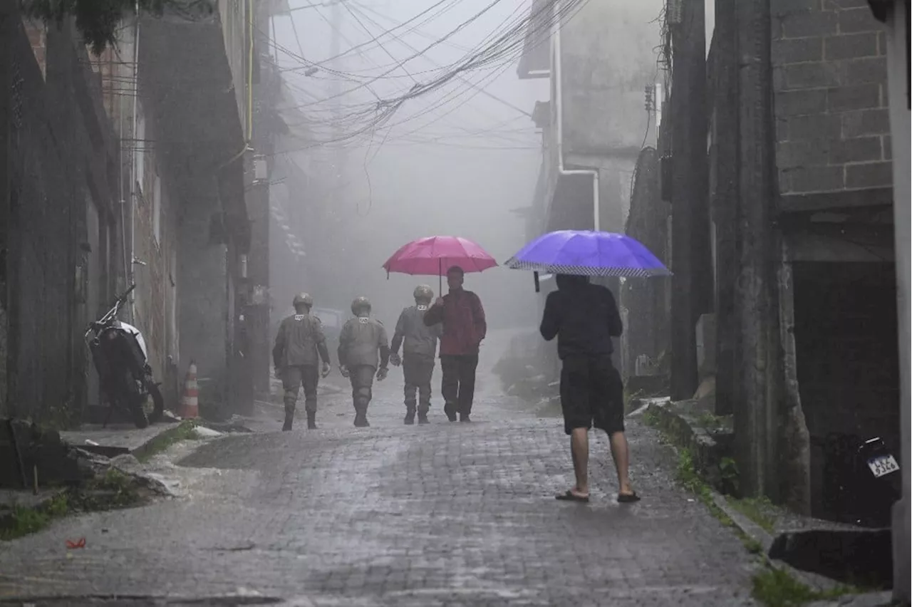 Famílias atingidas por temporal em Petrópolis terão aluguel social