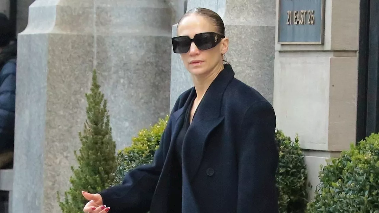 Makeup-free Jennifer Lopez looks chic in all black while out in NYC