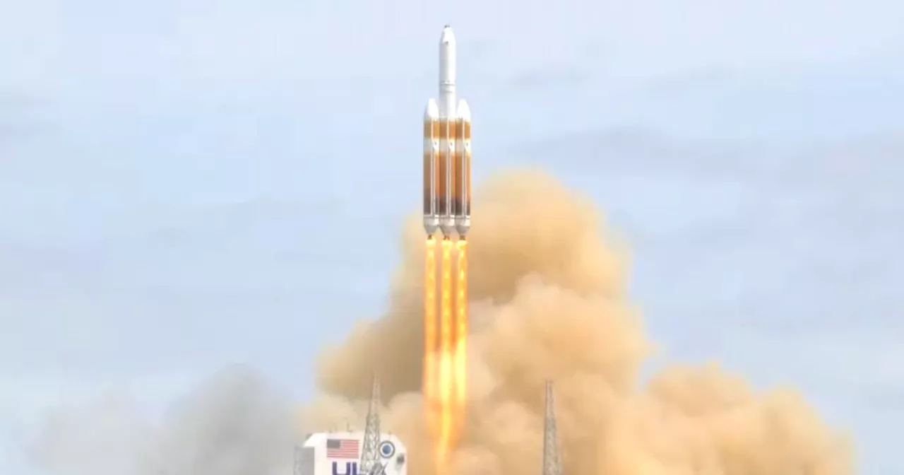 Delta IV Heavy Rocket Launches for the Final Time