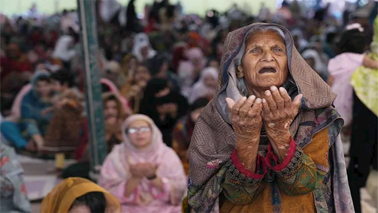 Muslims worldwide celebrate Eidul Fitr, but the festivities are marred by the war in Gaza