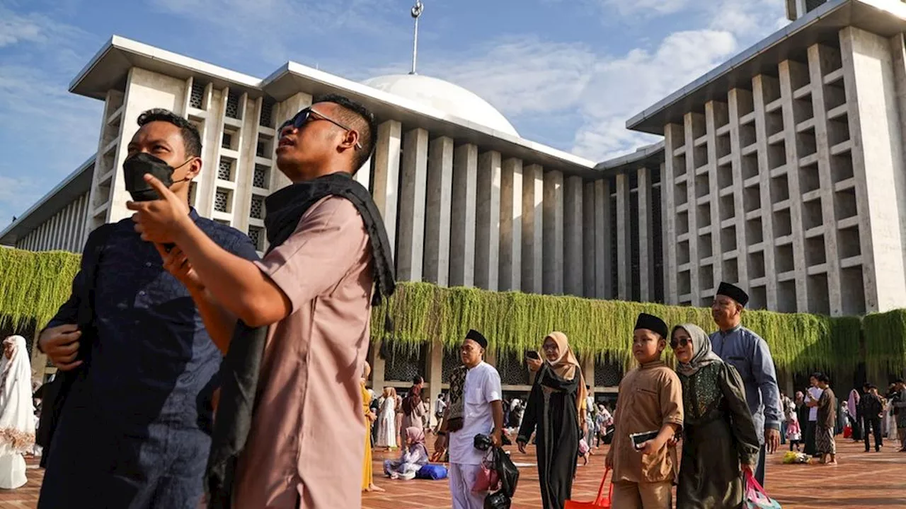 Jemaah Shalat Idul Fitri di Jakarta