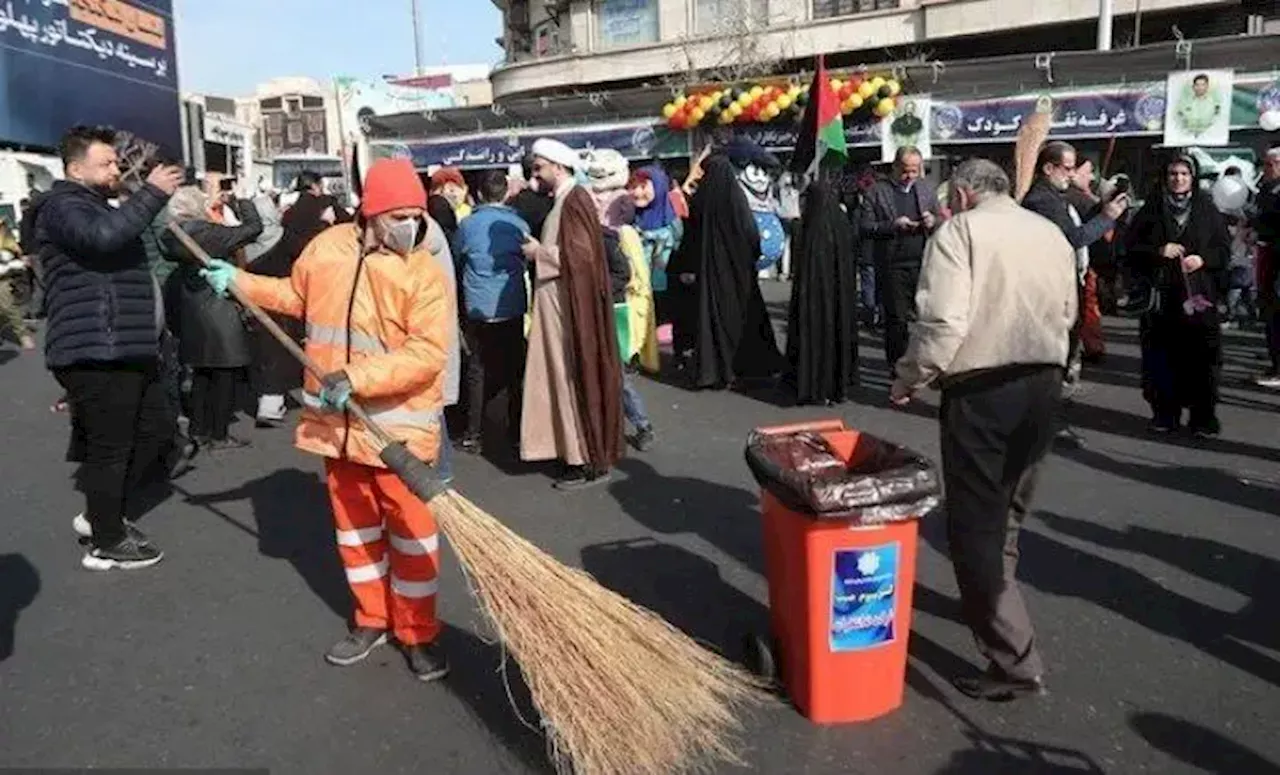 انجام عملیات پاکسازی مصلی و معابر اطراف آن با بیش از ۱۱۰۰ نیروی انسانی