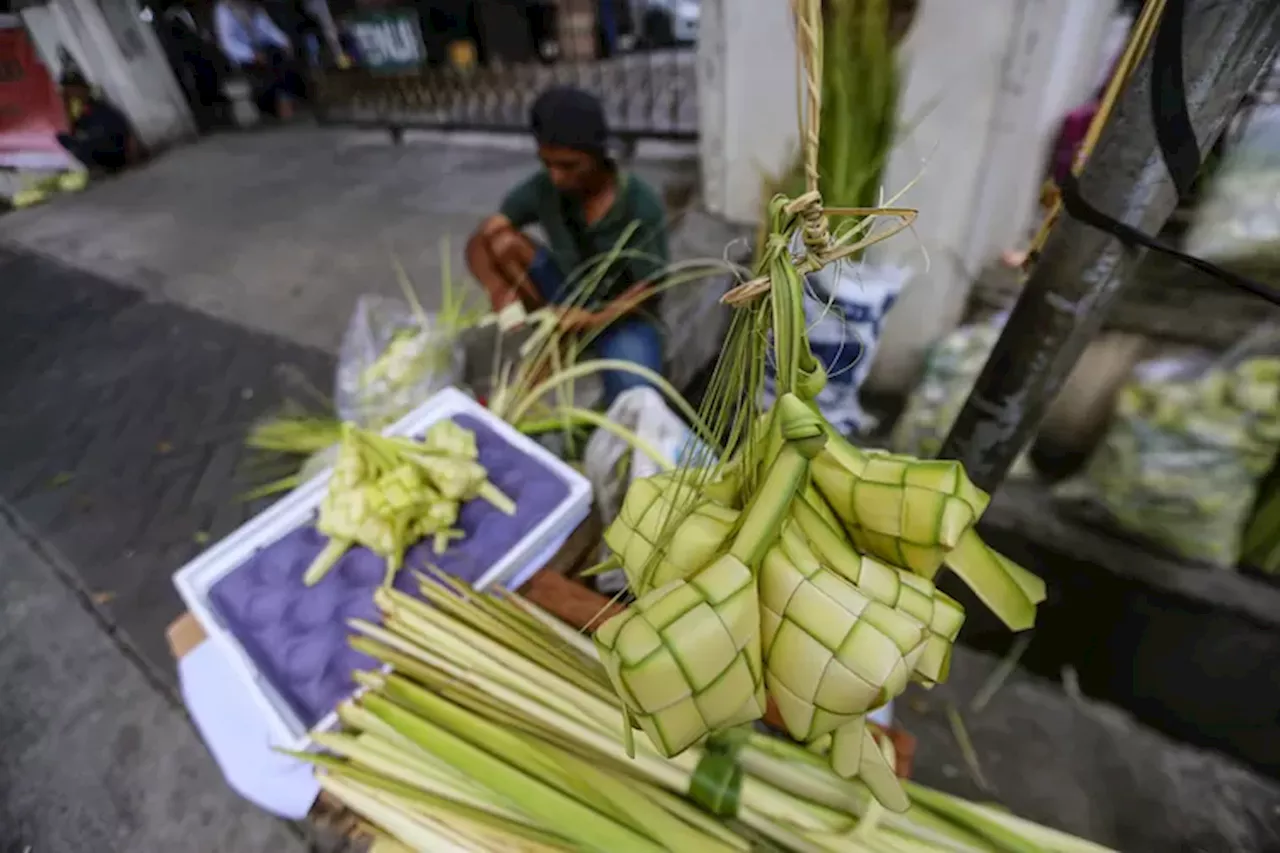 Ketupat: The Traditional Food of Idul Fitri