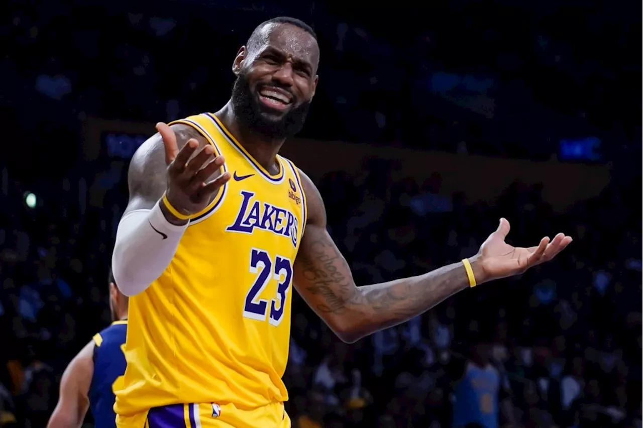 LeBron James Frustrated as Lakers Lose to Warriors