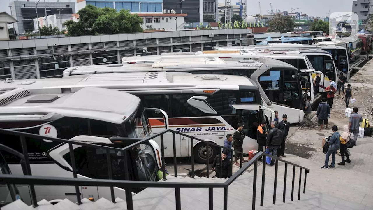 Heboh Cara Sopir Beri Kode Ada Copet di Antara Penumpang Bus Saat Mudik Lebaran 2024