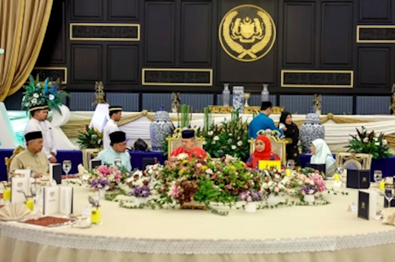 Agong, Permaisuri grace Aidilfitri gathering at Istana Negara