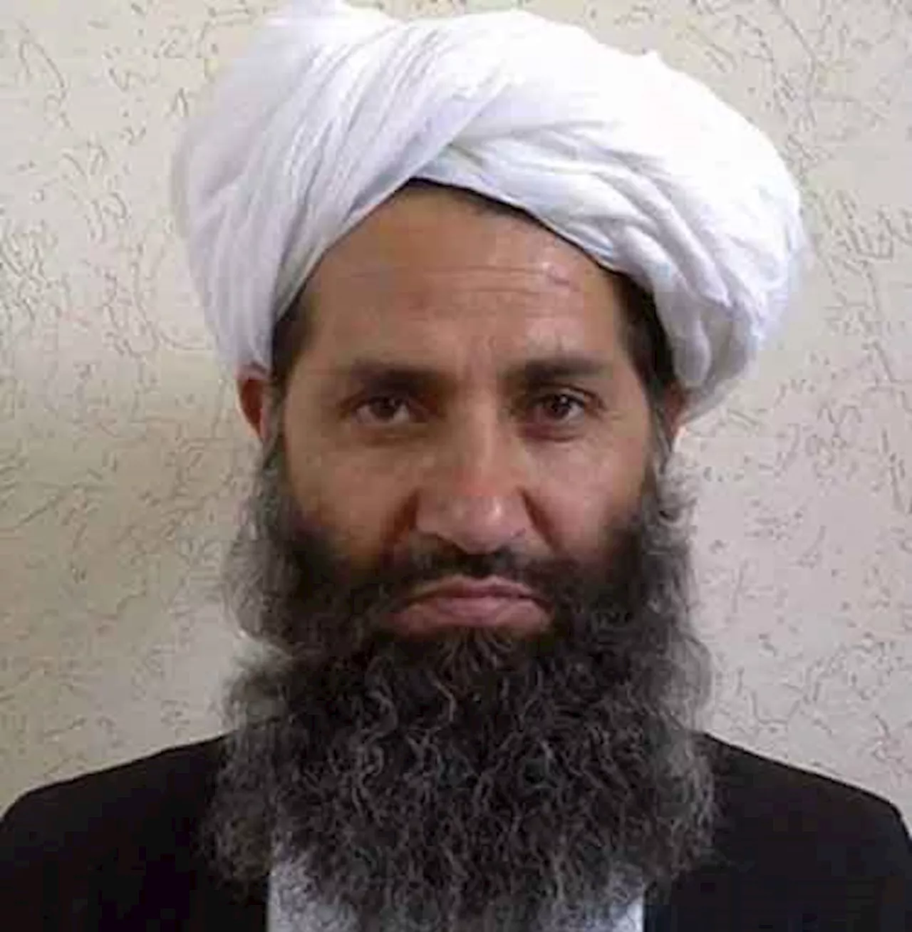 Reclusive Taliban leader makes rare Eid appearance