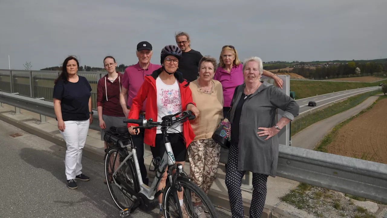 Grüne und Anrainer fordern sicheren Fußweg auf Brücke