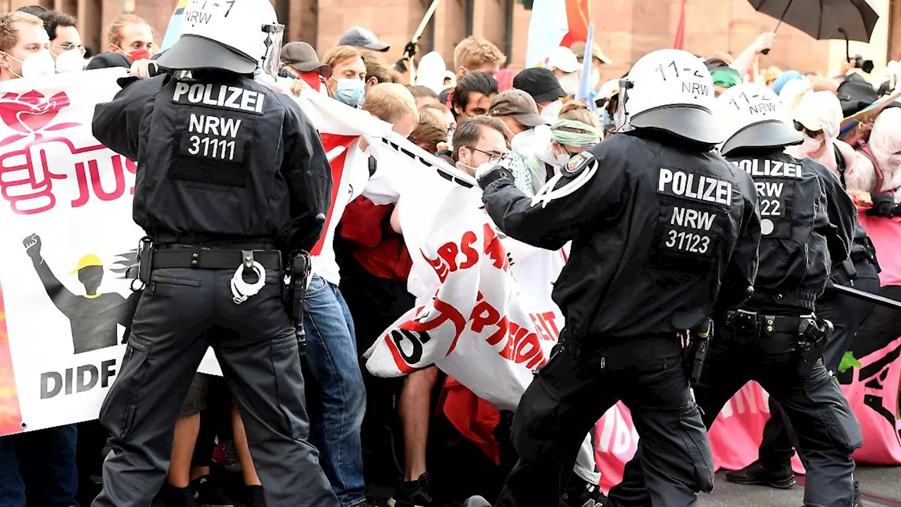 Nordrhein-Westfalen: Prozess um umstrittenen Polizeikessel in Düsseldorf