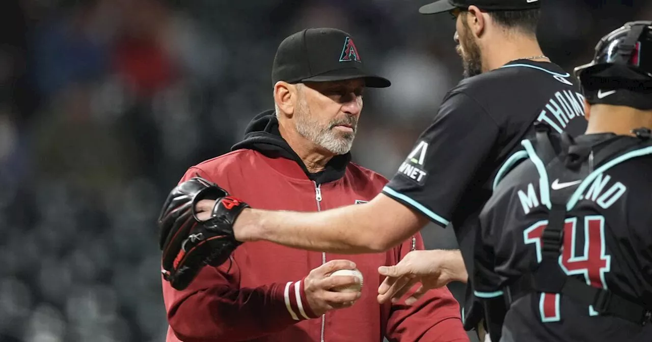 Con vuelacercas de Carroll y Grichuk, Diamondbacks superan 3-2 a Rockies