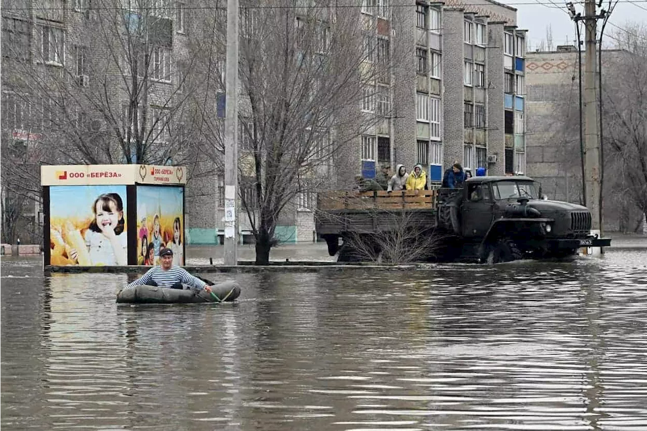 Kremlin warns floods may worsen as Kazakhstan, Russia evacuate 100,000