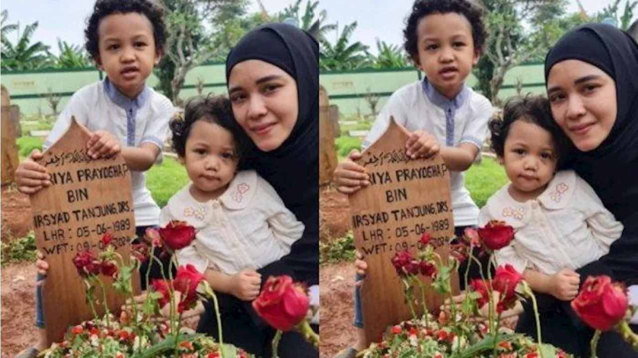 Ziarah ke Makam Babe Cabita di Hari Lebaran, Istri Pasang Senyum, Anak Ceria karena Ketegaran Ibunya