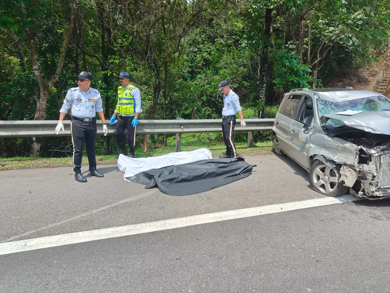 Tiga warga Bangladesh maut nahas dua kenderaan