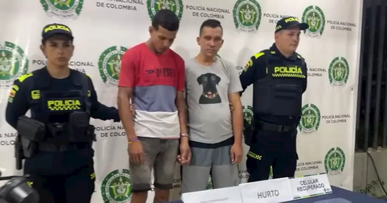 ‘Motoladrones’ en Floridablanca amenazaron a una mujer con un cuchillo y le robaron un celular