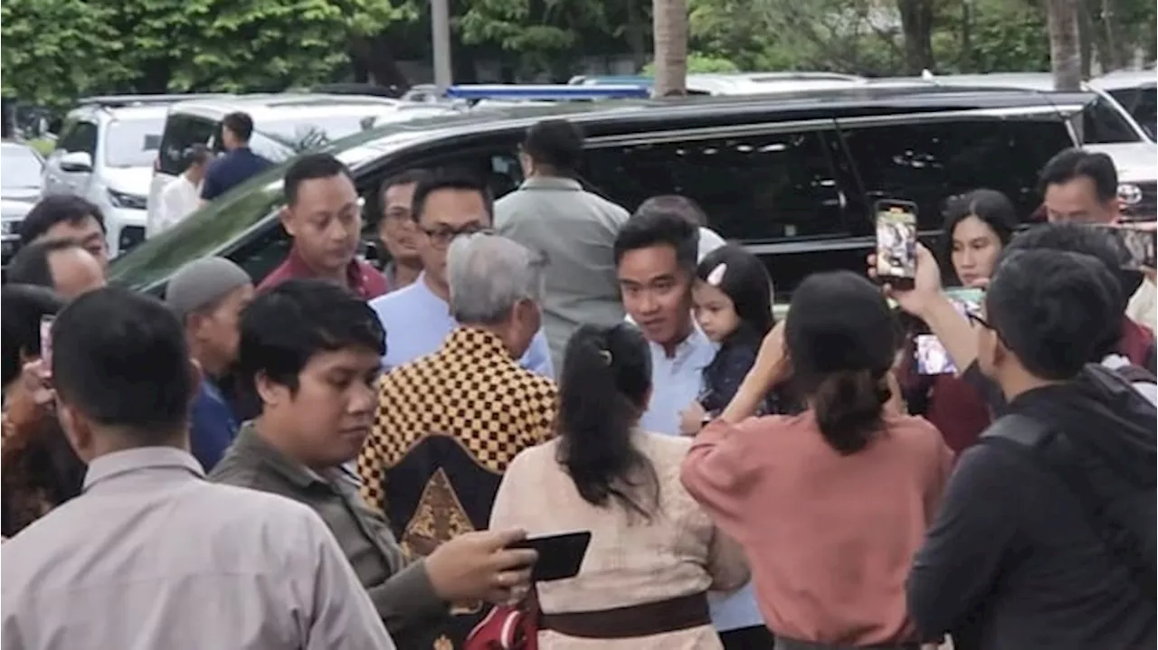 Bawa Jan Ethes dan Istri, Gibran Sowan ke Rumah Prabowo di Hari Pertama Lebaran