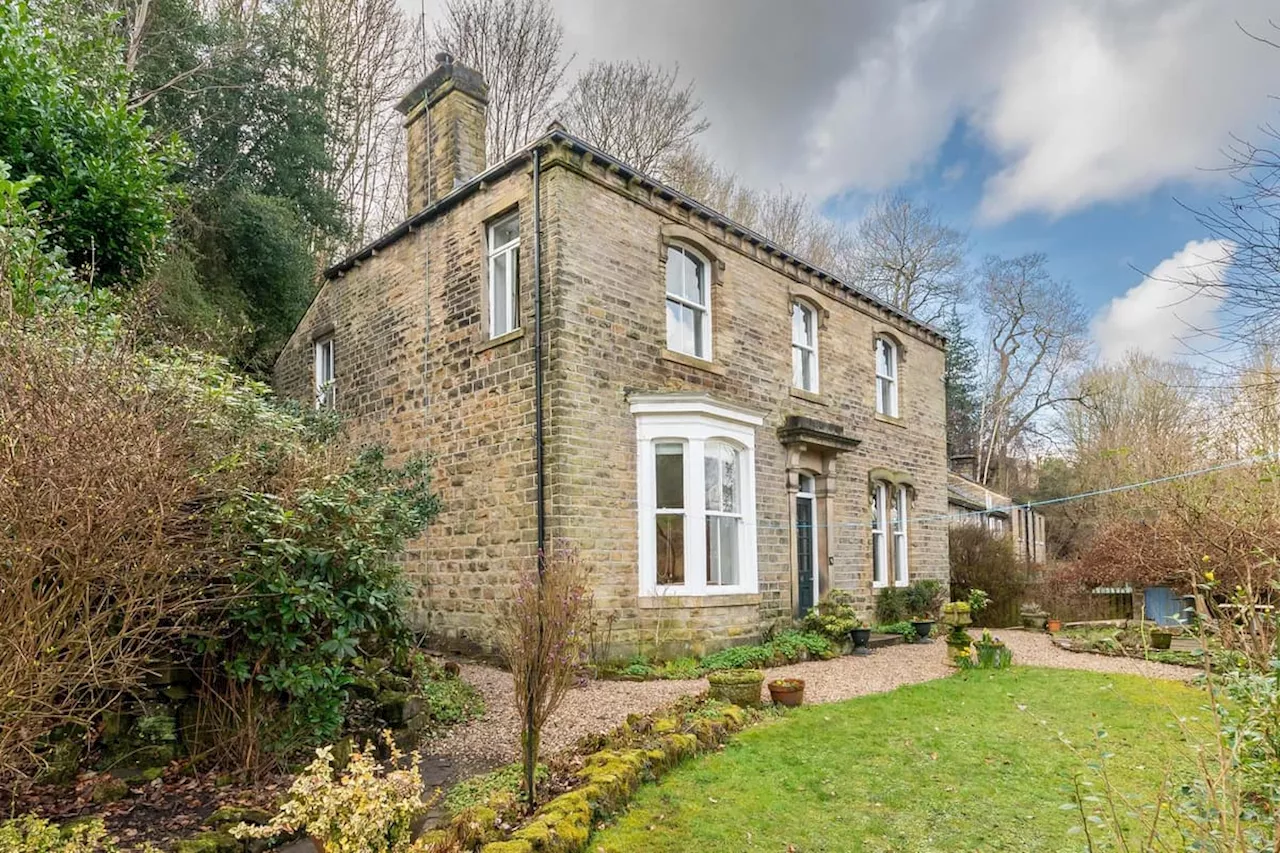 For sale: a splendid Victorian house just a few minutes walk from the centre of Holmfirth