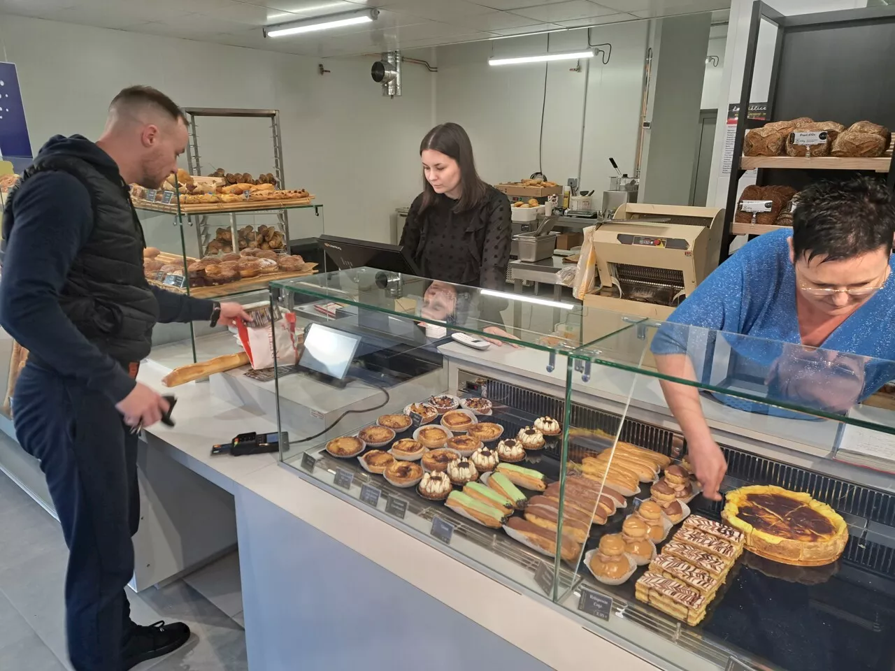 La nouvelle boulangerie est ouverte à Saint-Caradec | Le Courrier Indépendant