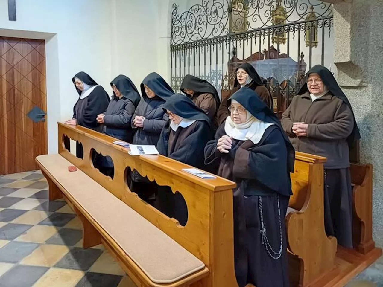 Un cadavere in valigia svela un patto di amicizia tra suore