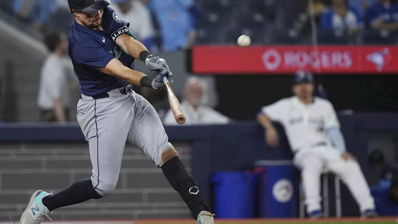 Mariners score 5 runs in the 10th inning to beat the Blue Jays