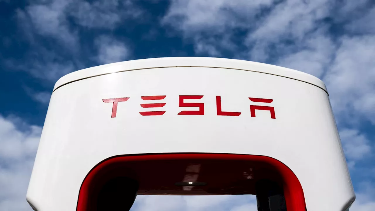 Seine-Saint-Denis: Saint-Ouen signe une convention avec le constructeur Tesla pour encourager le...