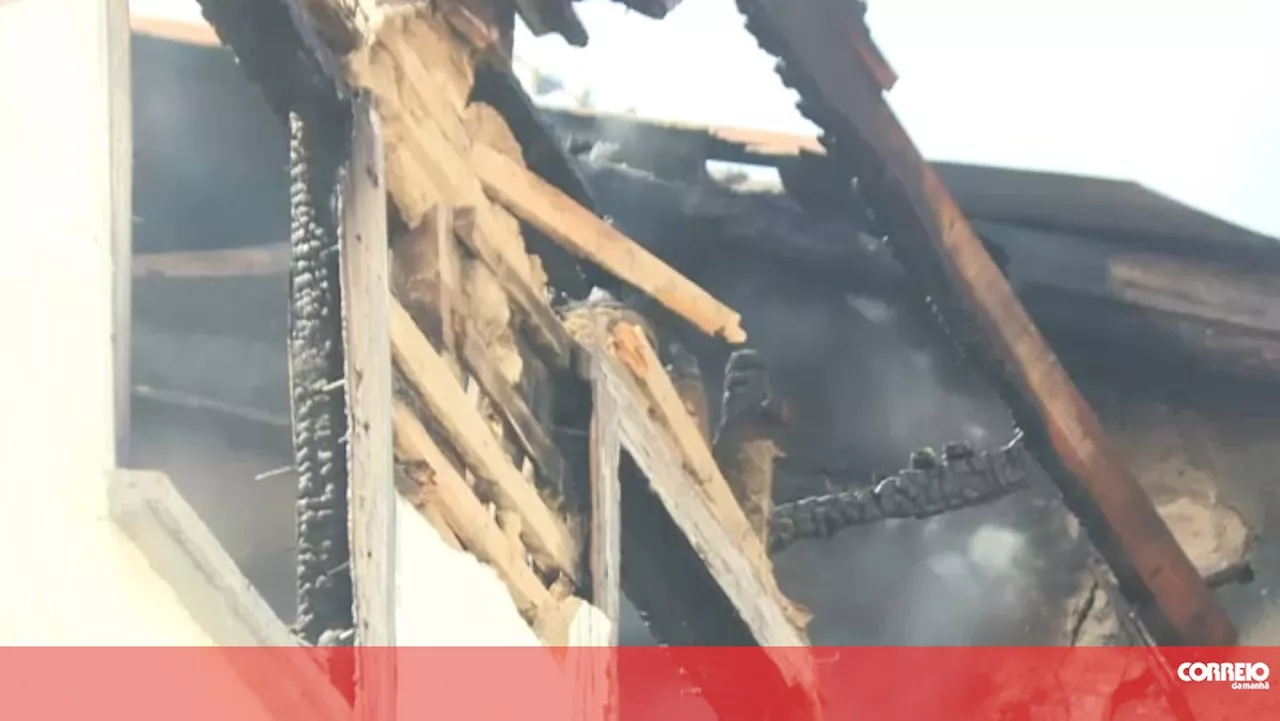 “Só tive tempo de salvar a minha filha das chamas”: Incêndio na zona histórica do Fundão destrói habitação