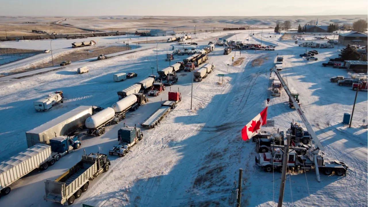 Mischief trial hears Mounties tried to convince Alberta border protesters to quit