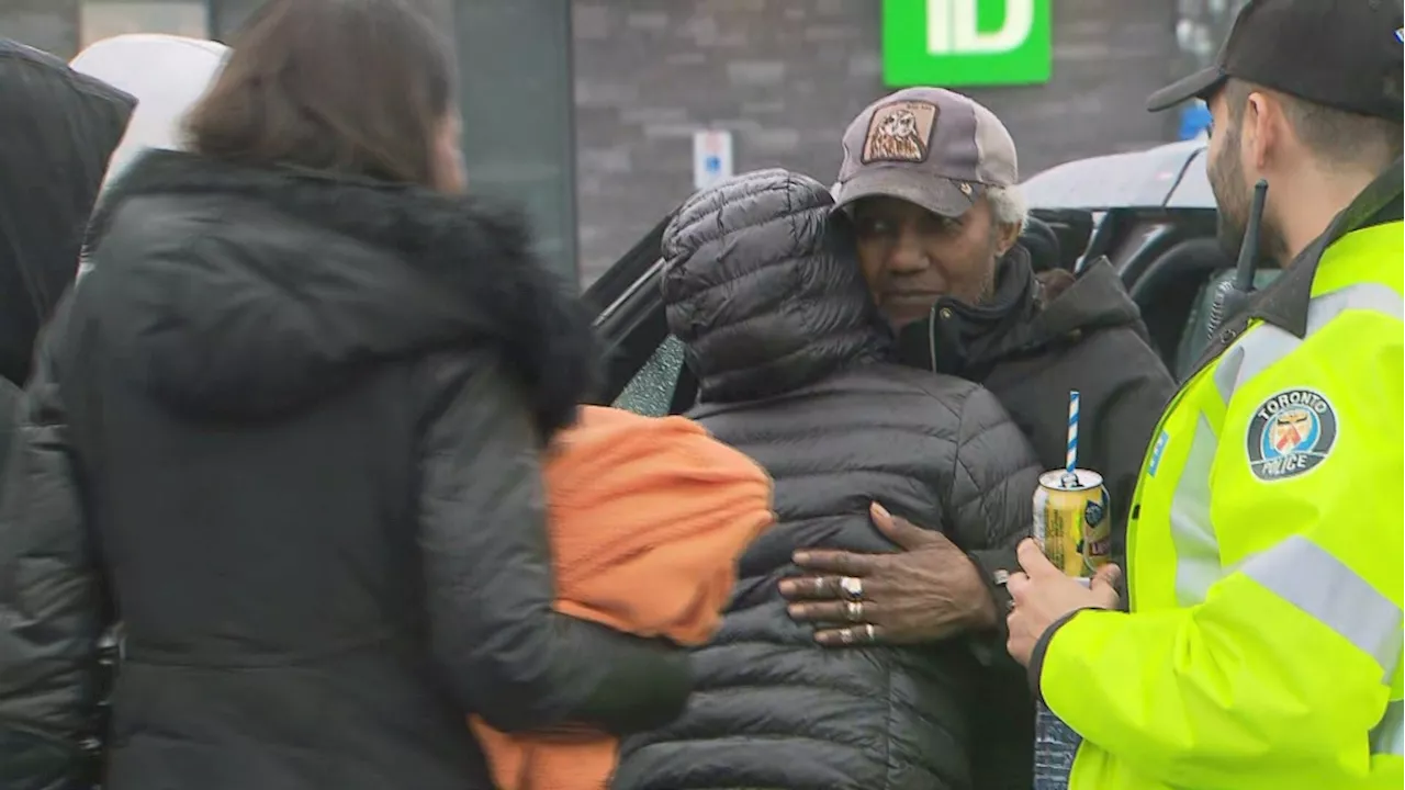 Missing Toronto senior found by Leslieville crossing guard, reunited with family