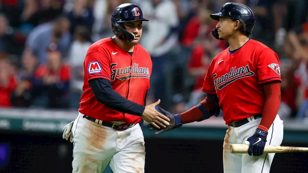 Naylor brothers homer in same inning on National Siblings Day