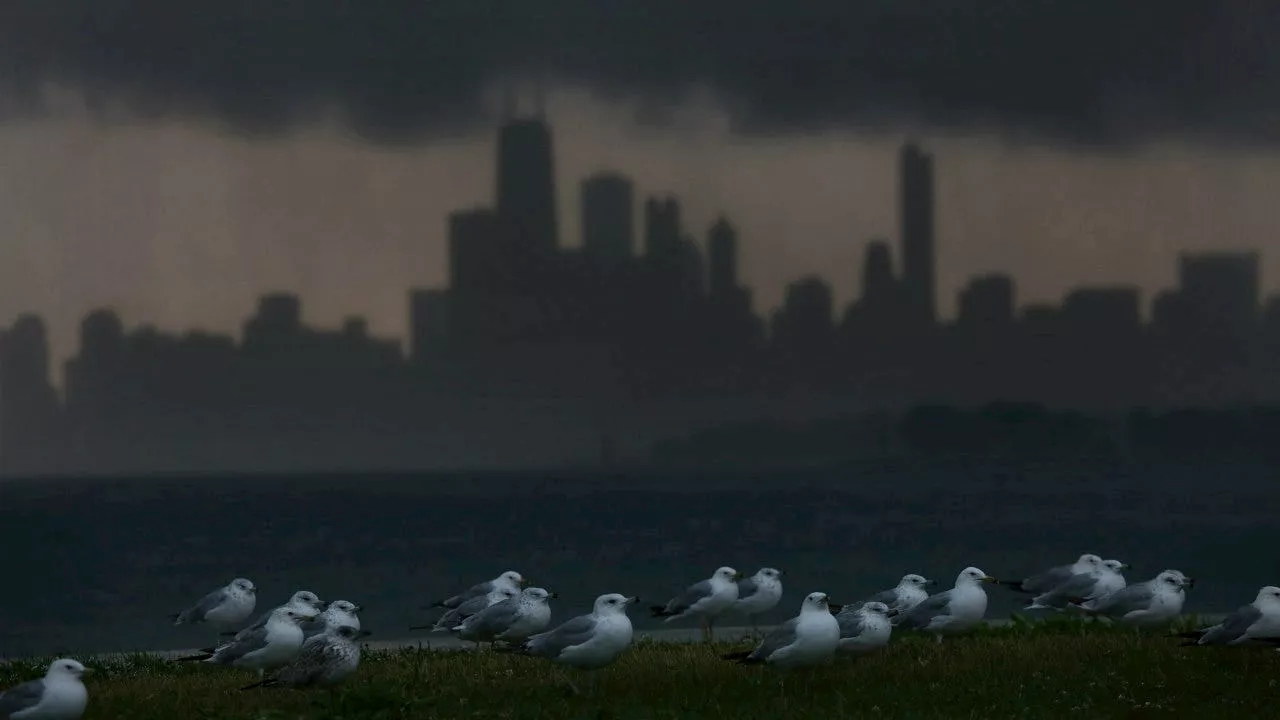 Chicago weather: Funnel clouds possible Thursday amid scattered rain