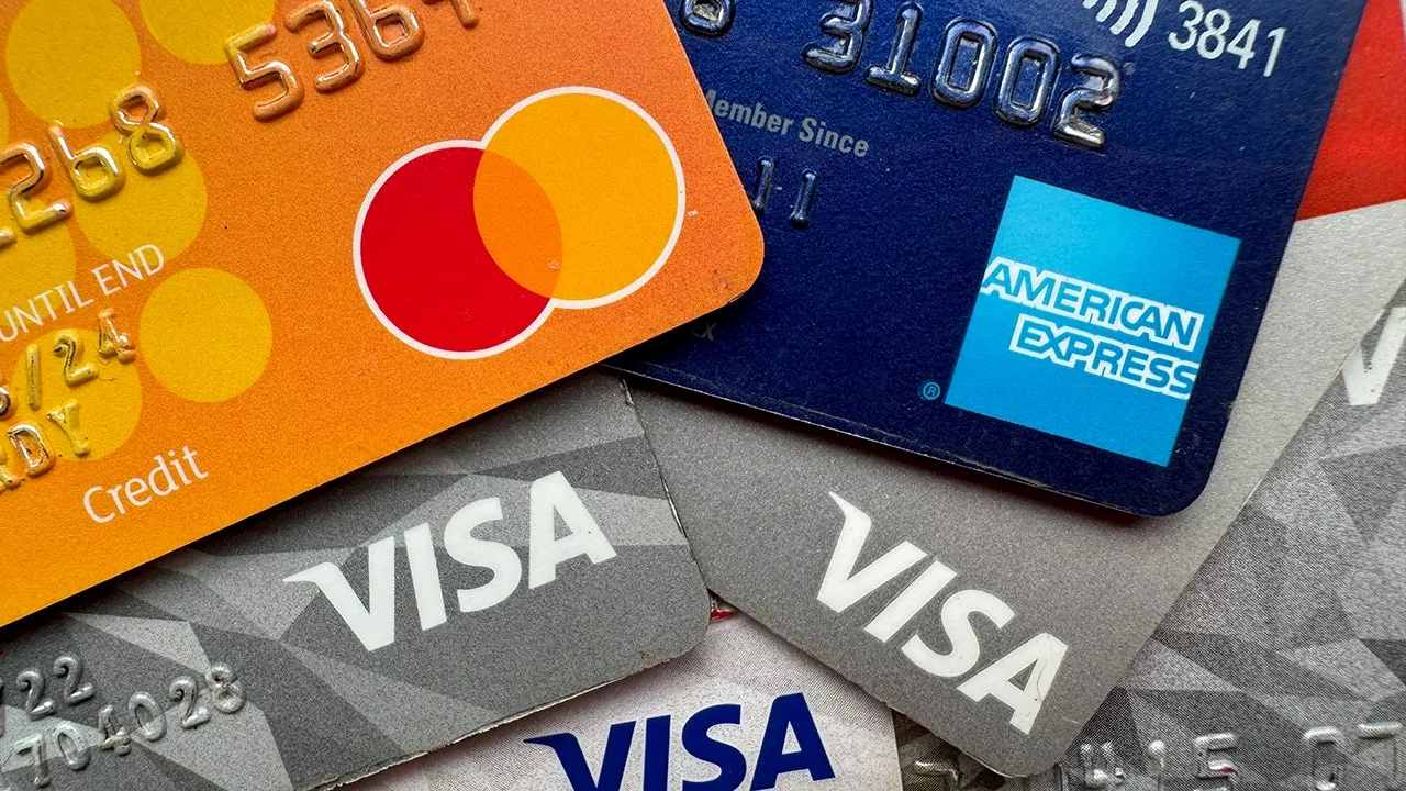 Americans Struggle with Rising Credit Card Debt