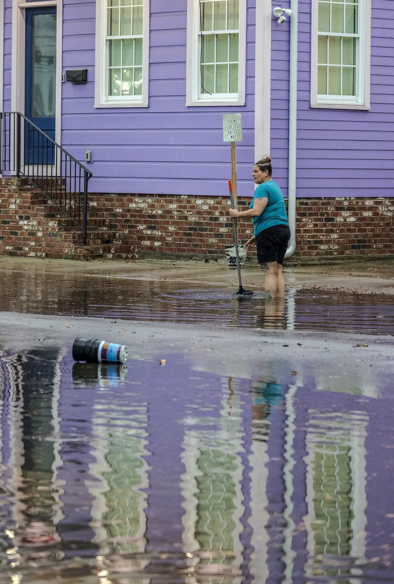 Storms bring floods and damaging wind across the South, with one person dead in Mississippi