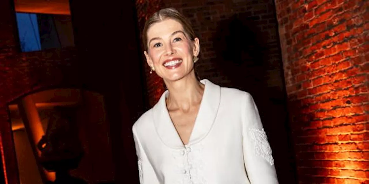 Rosamund Pike Puts a Fresh Springtime Twist on Dior’s Classic Skirt Suit