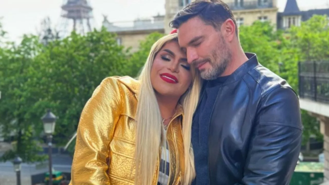  Wendy Guevara y Julian Gil presumen viaje a Paris y bailan frente a la Torre Eiffel