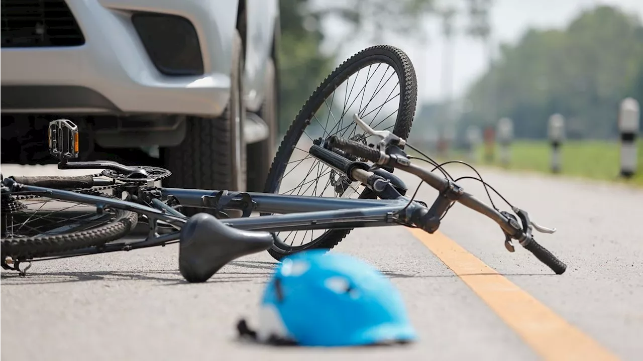 SUV-Lenker wird bewusstlos – Radfahrer tot