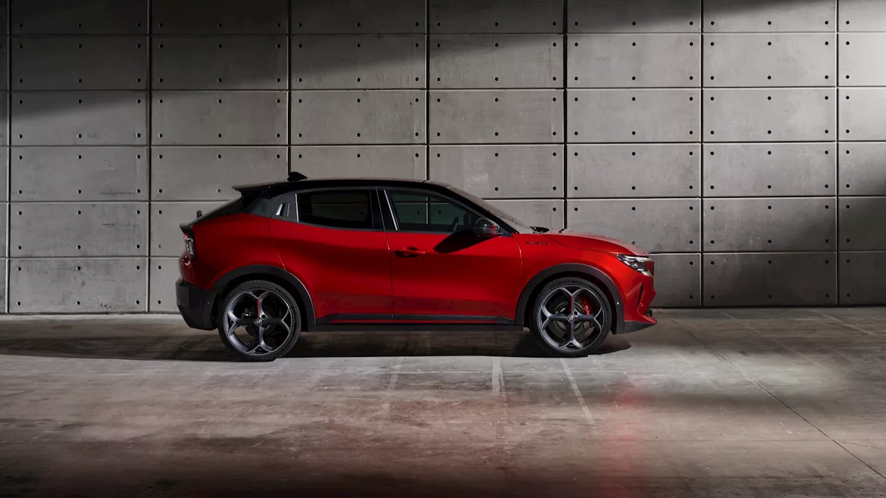 Alfa Romeo officially unveils its all-electric compact SUV