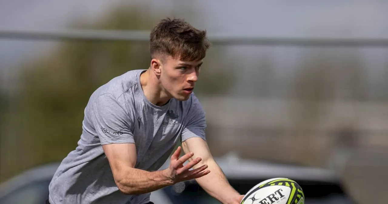 Scrumhalf Matthew Devine signs first professional contract with Connacht