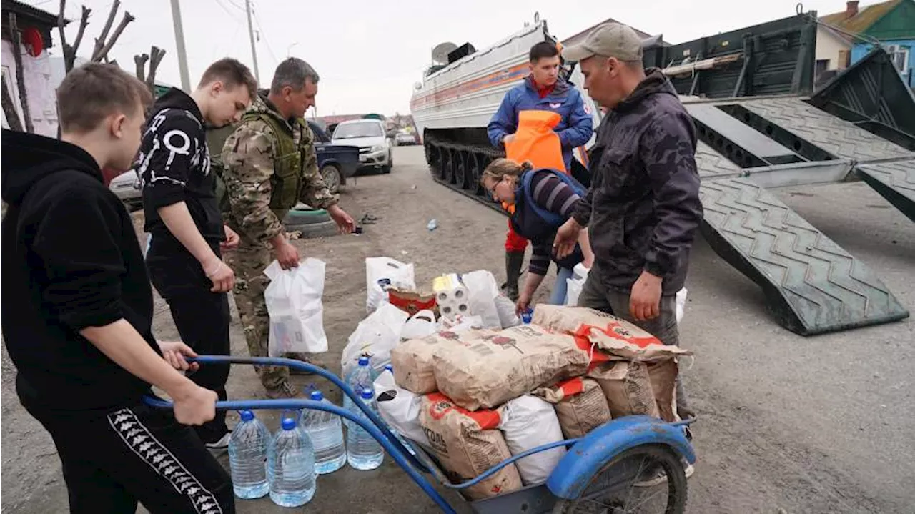 Откуда ждали: как затопленным областям помогают соседние регионы