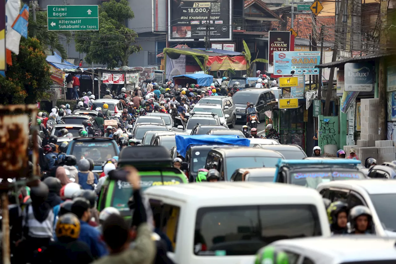 Kemacetan di Jalan Ciawi, Kabupaten Bogor