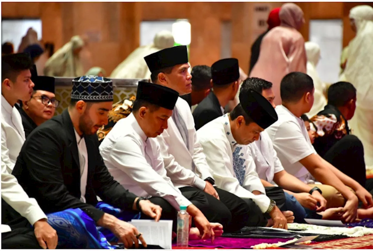 KSAL Laksamana Muhammad Ali Laksanakan Salat Idulfitri Bersama Presiden Jokowi di Masjid Istiqlal