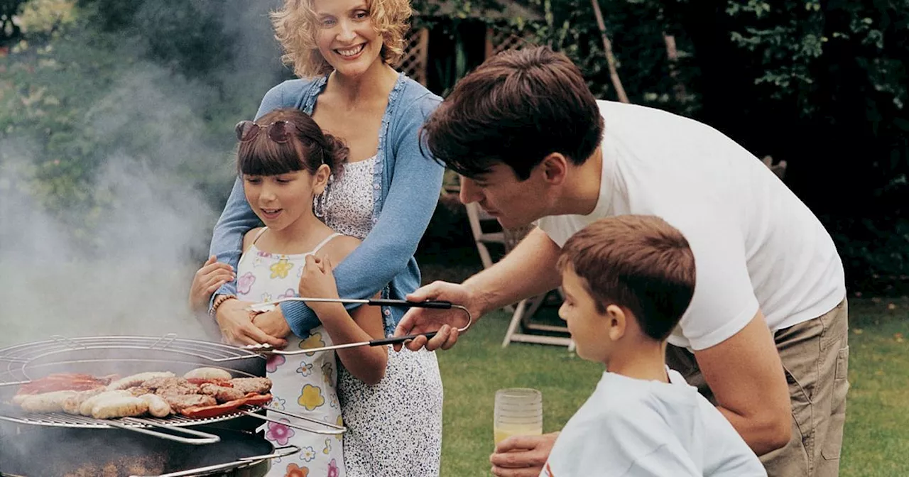 How to Clean Your BBQ with Just a Beer