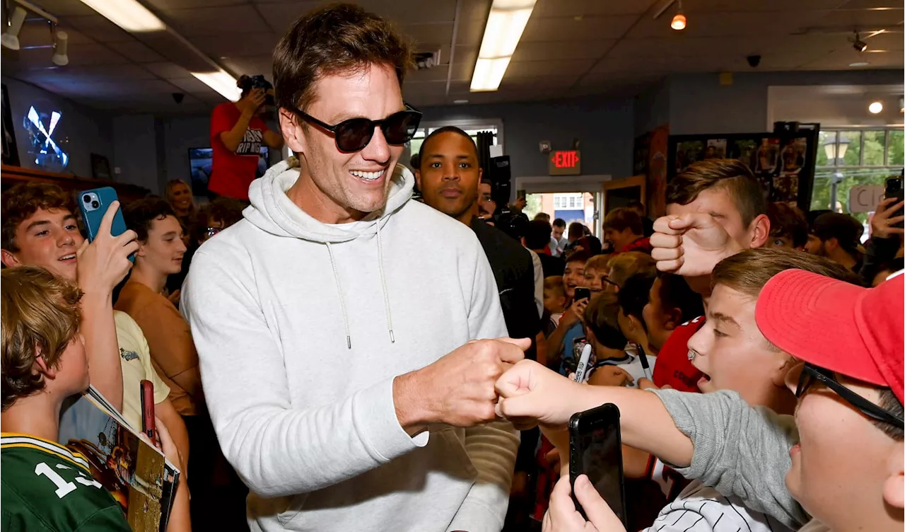 Brady, Jeter, Eli and Peyton Manning headline Fanatics' effort to build a comic-con of sports