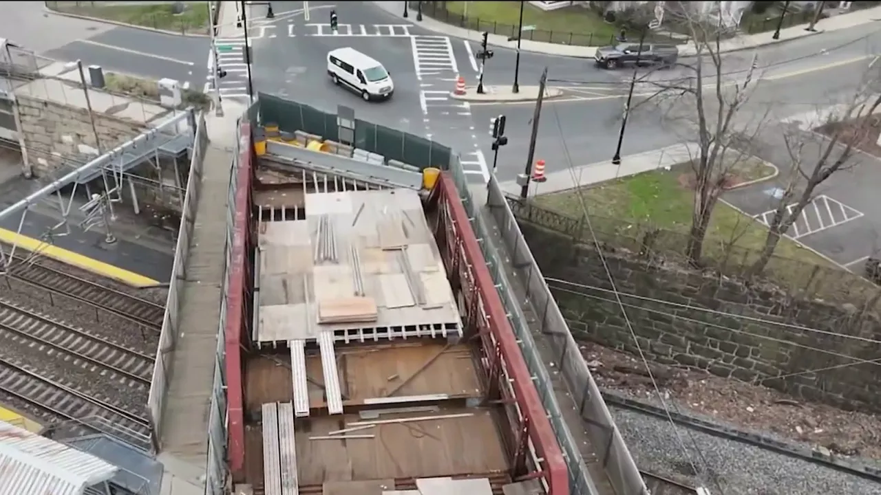 When will the River Street Bridge in Hyde Park reopen?