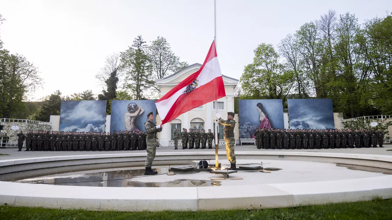 Fotofestival-Bilder bereicherten die Angelobung in Baden