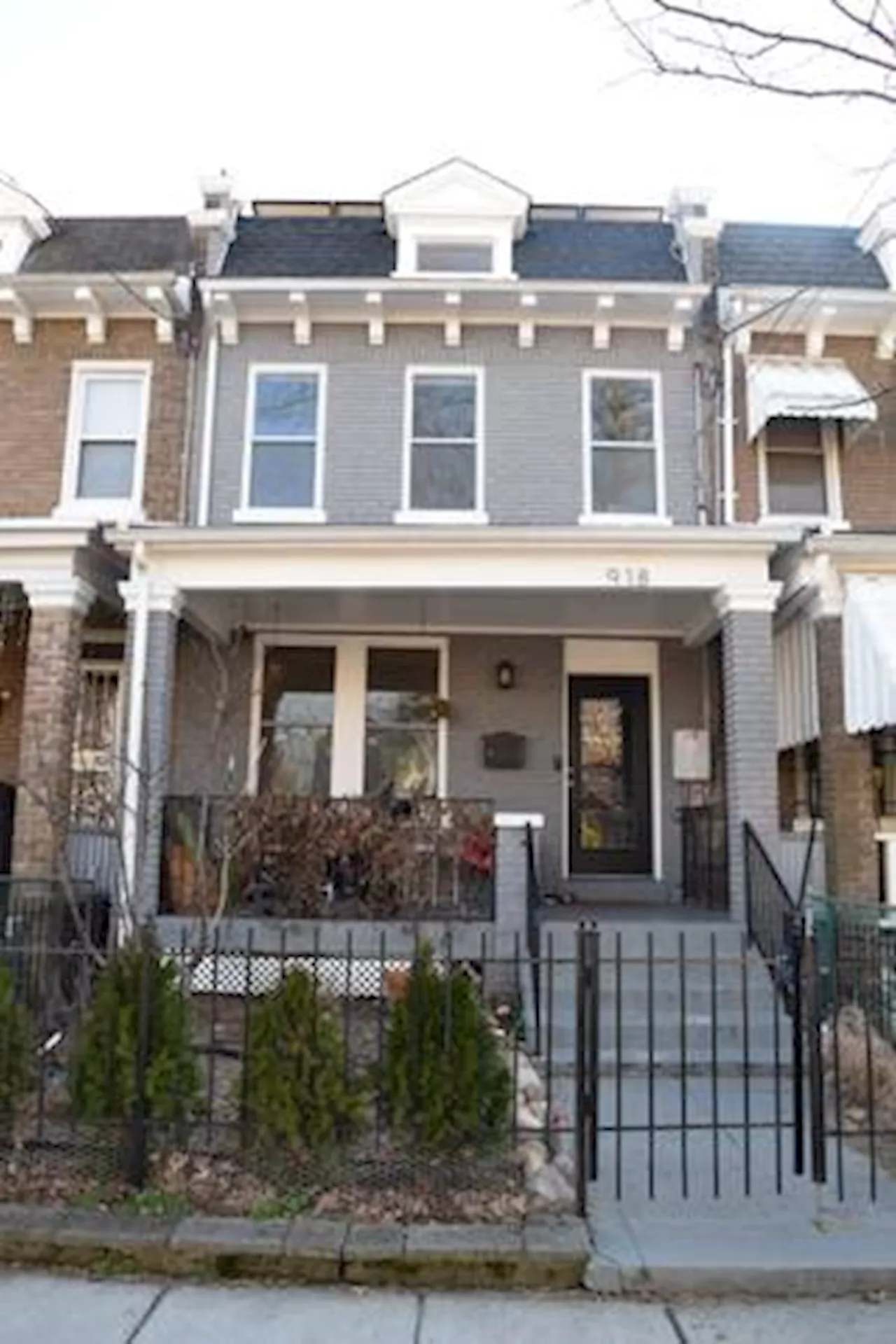 Beautifully Renovated 4 Bed, 3.5 Bath Rowhouse in Petworth