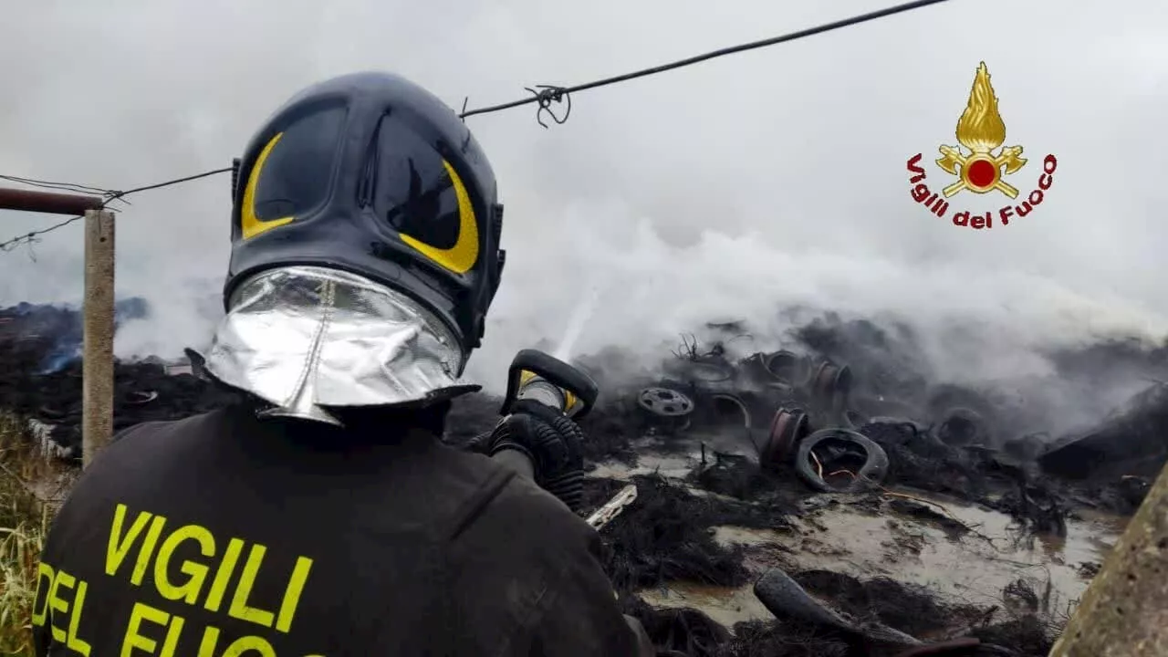 Incendio Ardea, i dati Arpa sulle diossine nell'aria. La Asl rinnova le raccomandazioni