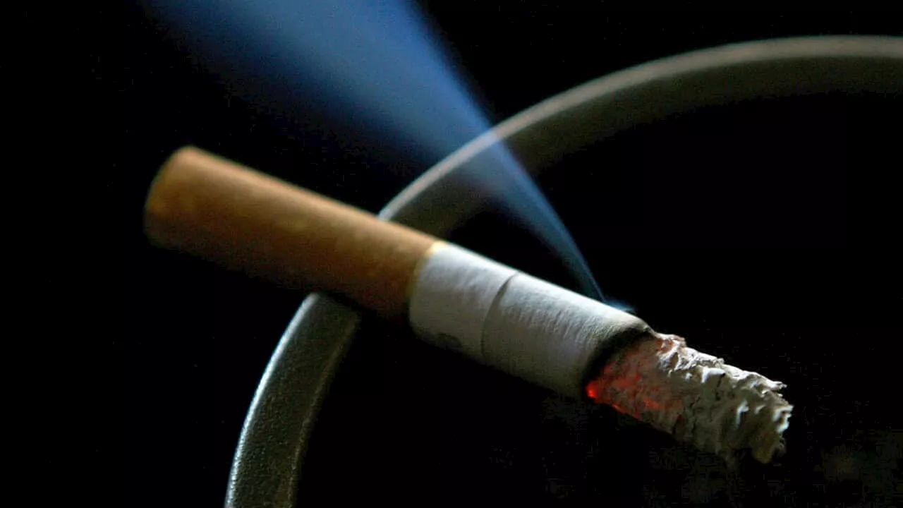 Authorities try to lower Indigenous smoking rates in Far North Queensland