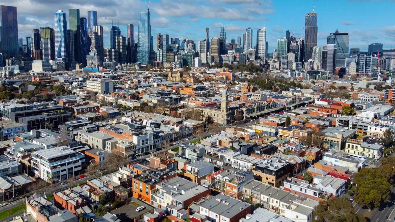 ‘Slipping behind the pack’: Stark property warning for Victoria as confidence drops