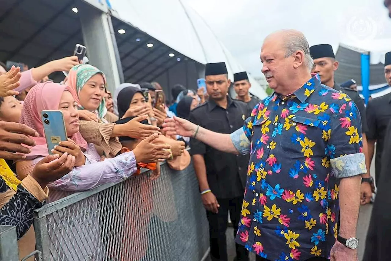 Thousands Attend Hari Raya Aidilfitri Open House at Istana Besar