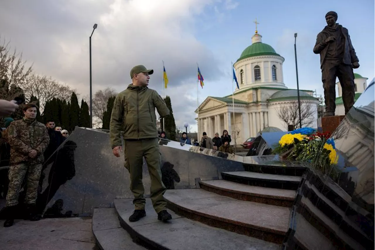 Ukrainian Servicemen Return to Frontline Despite Injuries